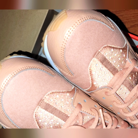 woman's air huarache run nike sneakers - Picture 1 of 11